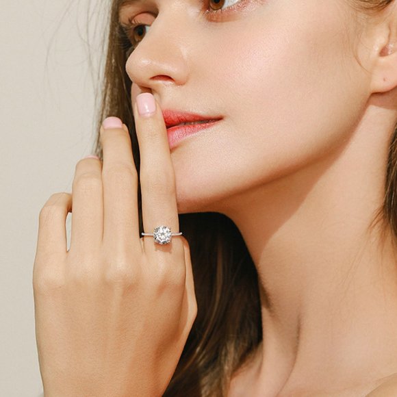 Luxury Sterling Silver Engagement Ring 3CT‎ - Picture 4 of 12